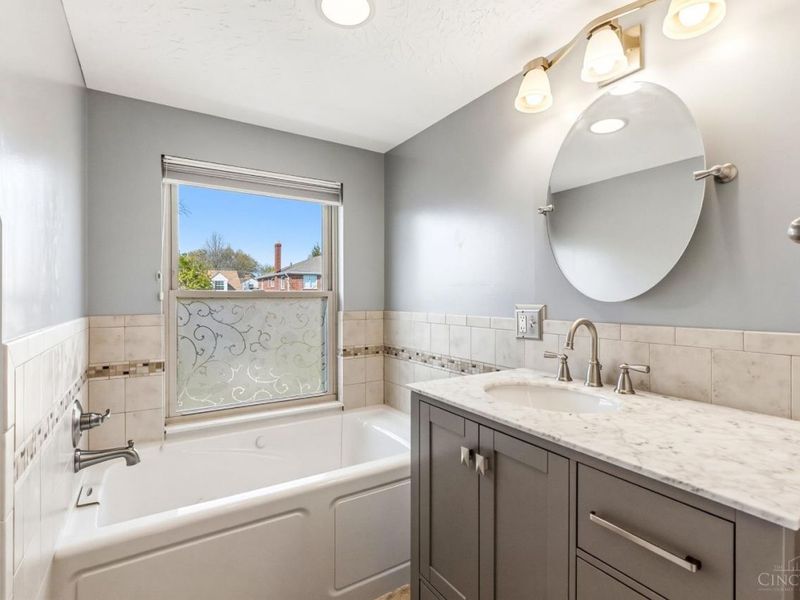 4407 Raceview Avenue, Green Township, OH 45211 Photo 30