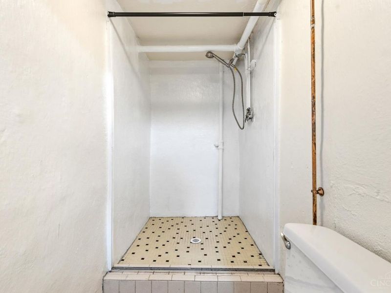 4407 Raceview Avenue, Green Township, OH 45211 Photo 35