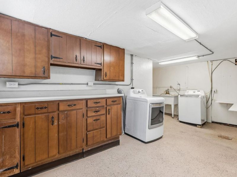 4407 Raceview Avenue, Green Township, OH 45211 Photo 36