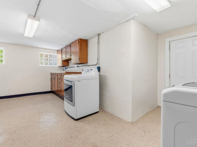 4407 Raceview Avenue, Green Township, OH 45211 Photo 37