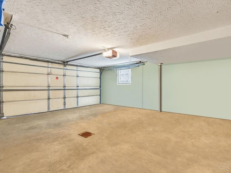 4407 Raceview Avenue, Green Township, OH 45211 Photo 39