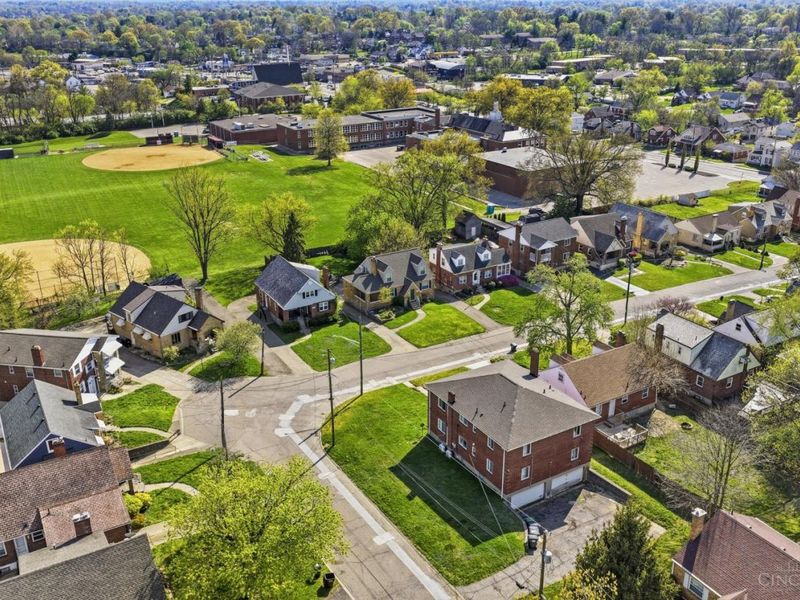 4407 Raceview Avenue, Green Township, OH 45211 Photo 46