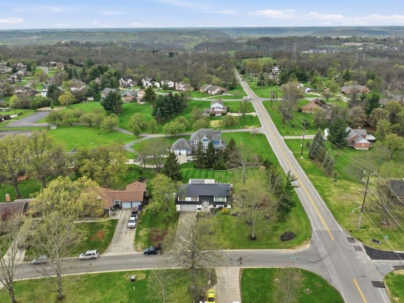 3395 Triplecrown Drive, Miami Twp, OH 45052 Photo 3