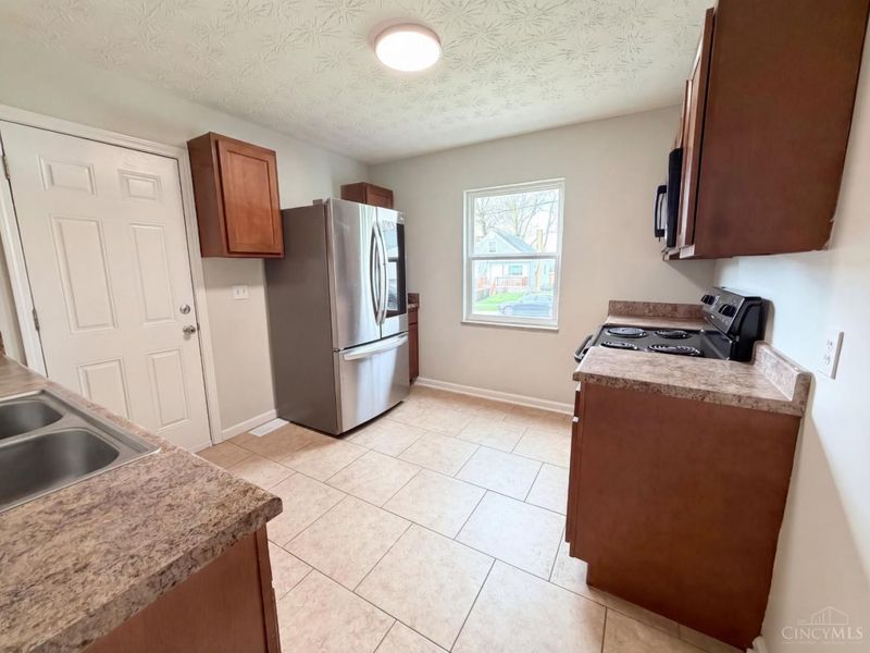 8456 Jackies Drive, Colerain Township, OH 45239 Photo 2