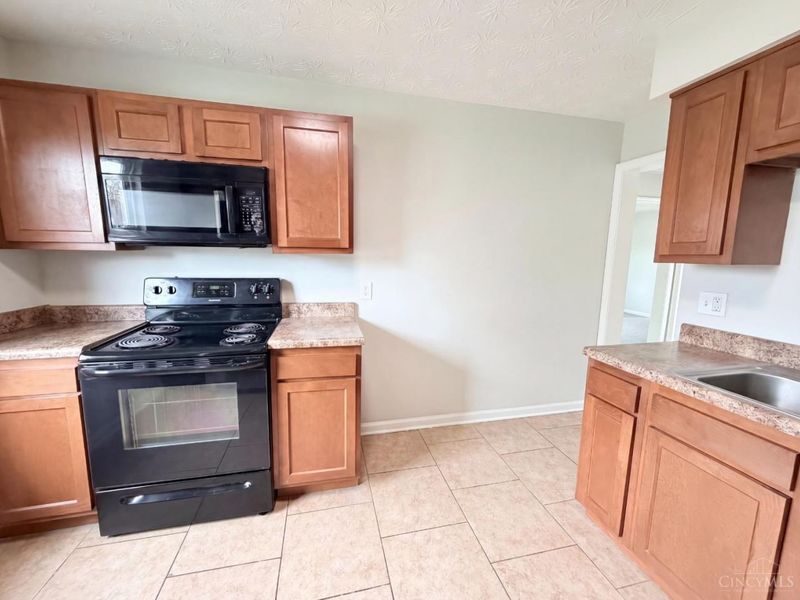 8456 Jackies Drive, Colerain Township, OH 45239 Photo 7