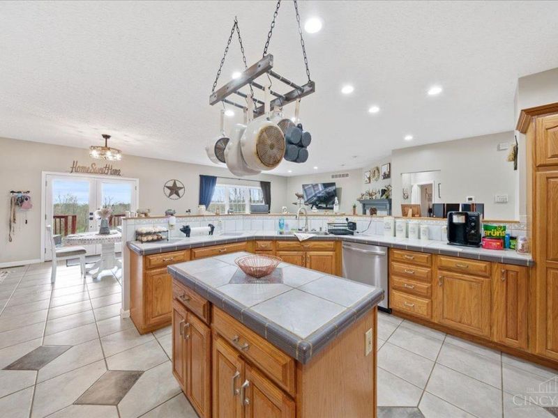 1034 Hill Top Lane, Franklin Twp, OH 45120 Photo 11