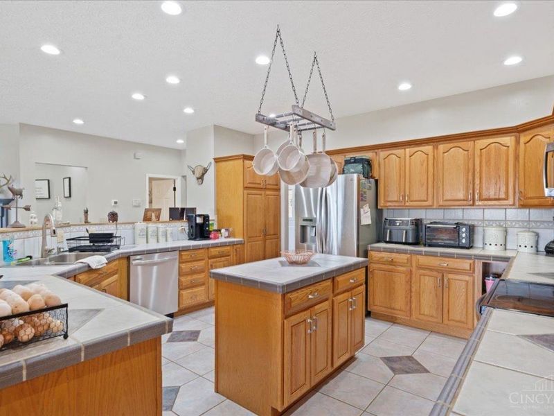 1034 Hill Top Lane, Franklin Twp, OH 45120 Photo 9