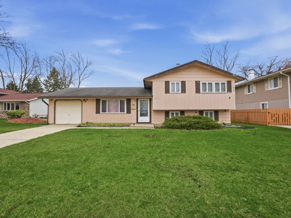1133 Perth Drive , Schaumburg, IL 60194