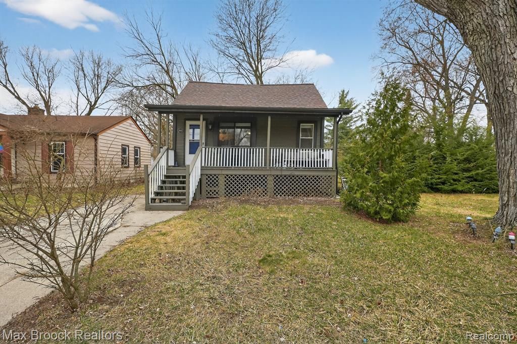 21631 Tulane Avenue, Farmington Hills, MI 48336 Main Photo