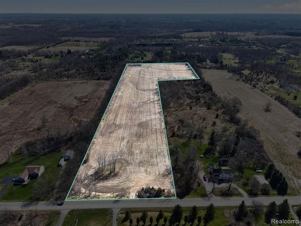 000 N Burkhart, Howell Twp, MI 48843