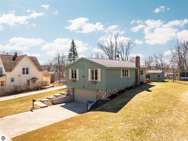 410 Oak Street, Cadillac, MI 49601