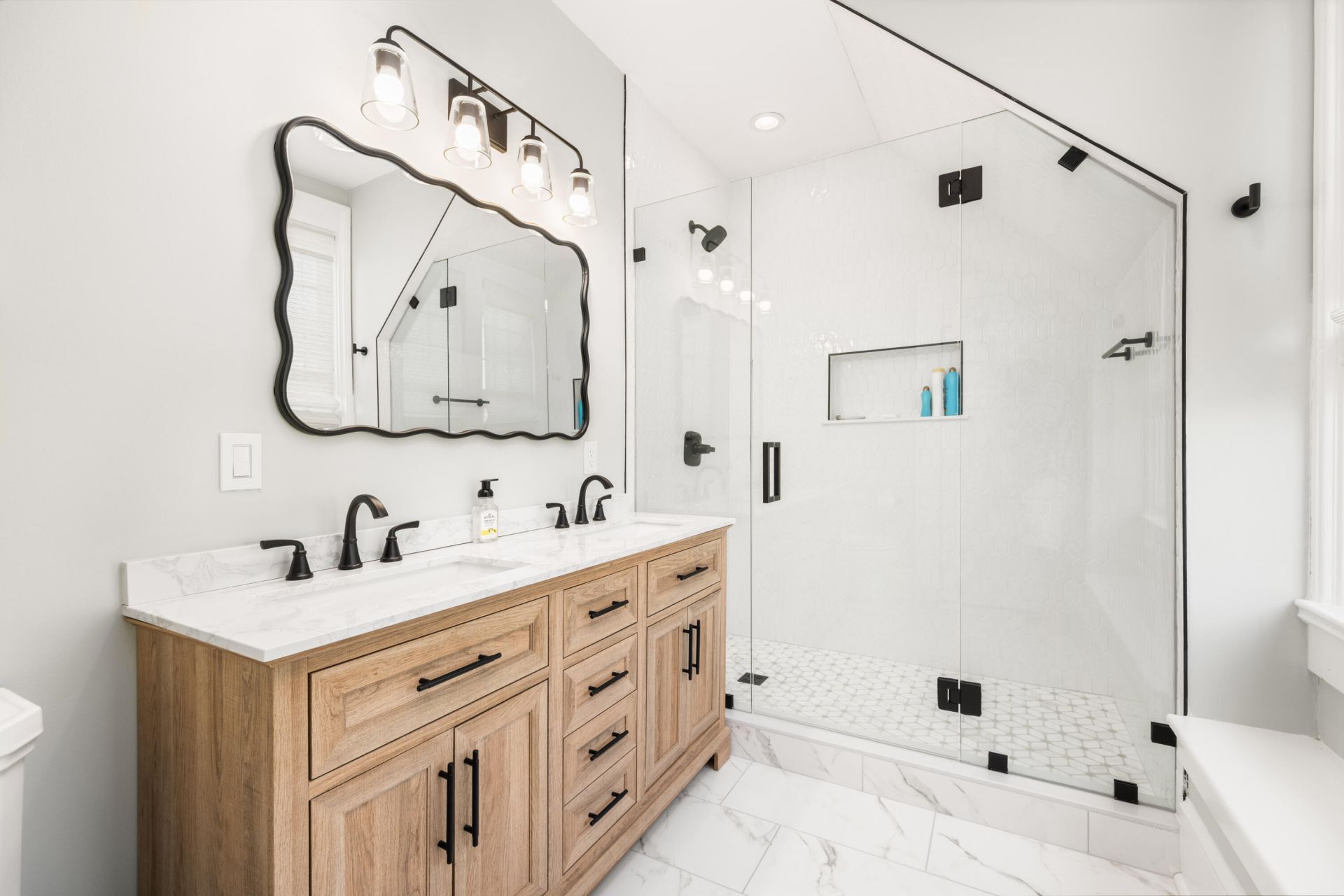 183 Tradd Street Photo 35