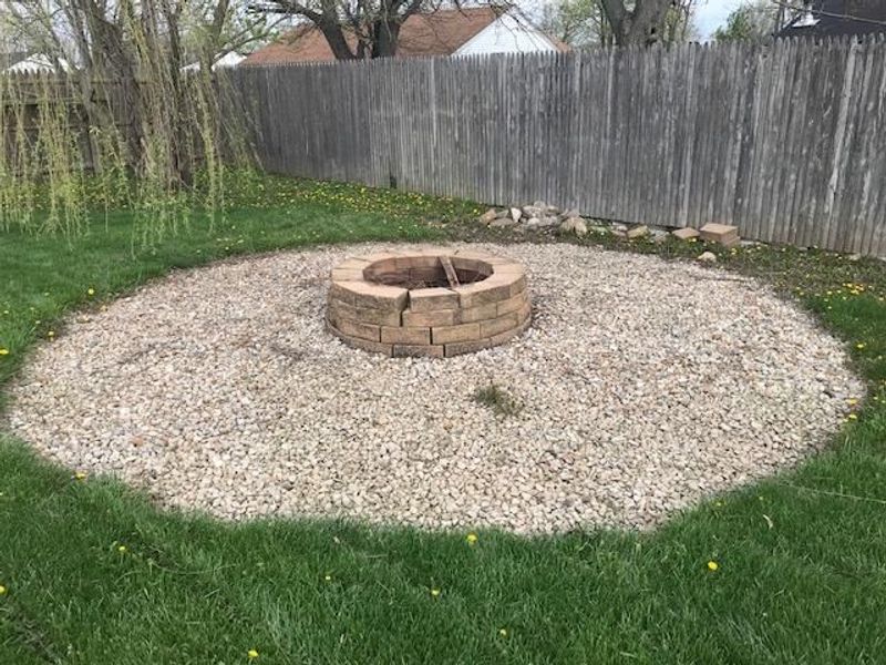 814 Primrose Drive, Wapakoneta, OH 45895 Photo 7