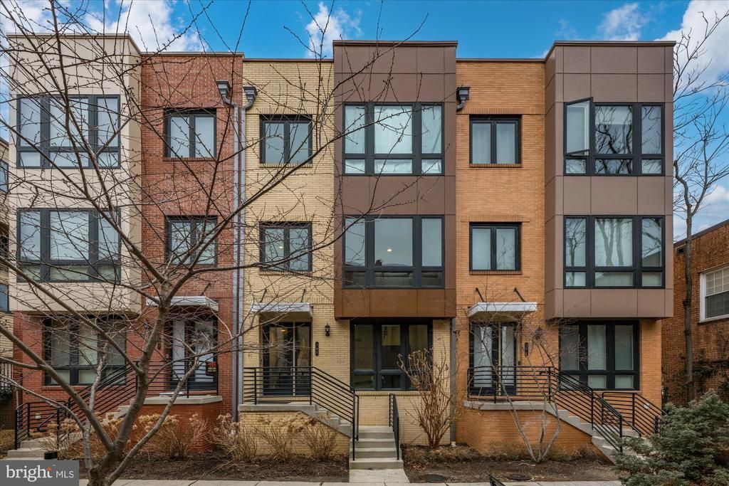 105 Cambria Walk , Alexandria, VA 22304 Main Photo