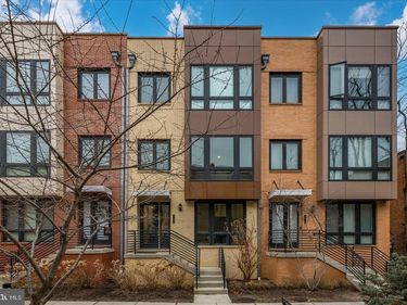 105 CAMBRIA WALK , ALEXANDRIA, VA 22304