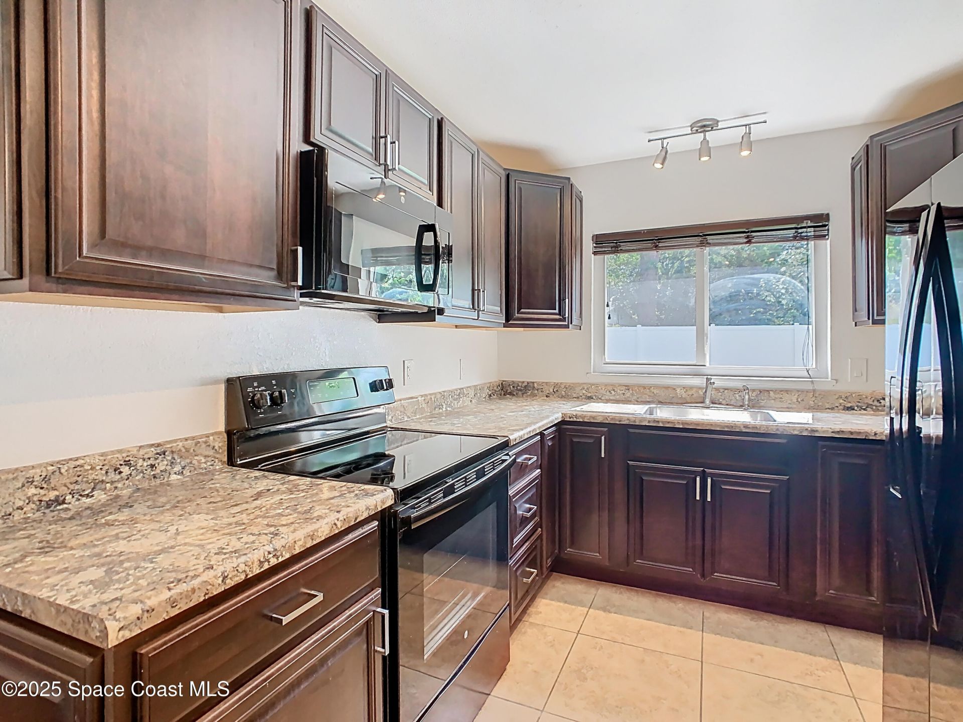 819 W Whitmire Drive , Melbourne, FL 32935 Photo