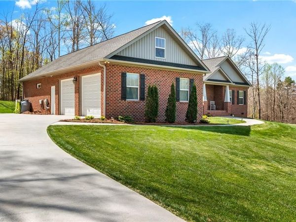 135 Matthias Court , Mocksville, NC 27028