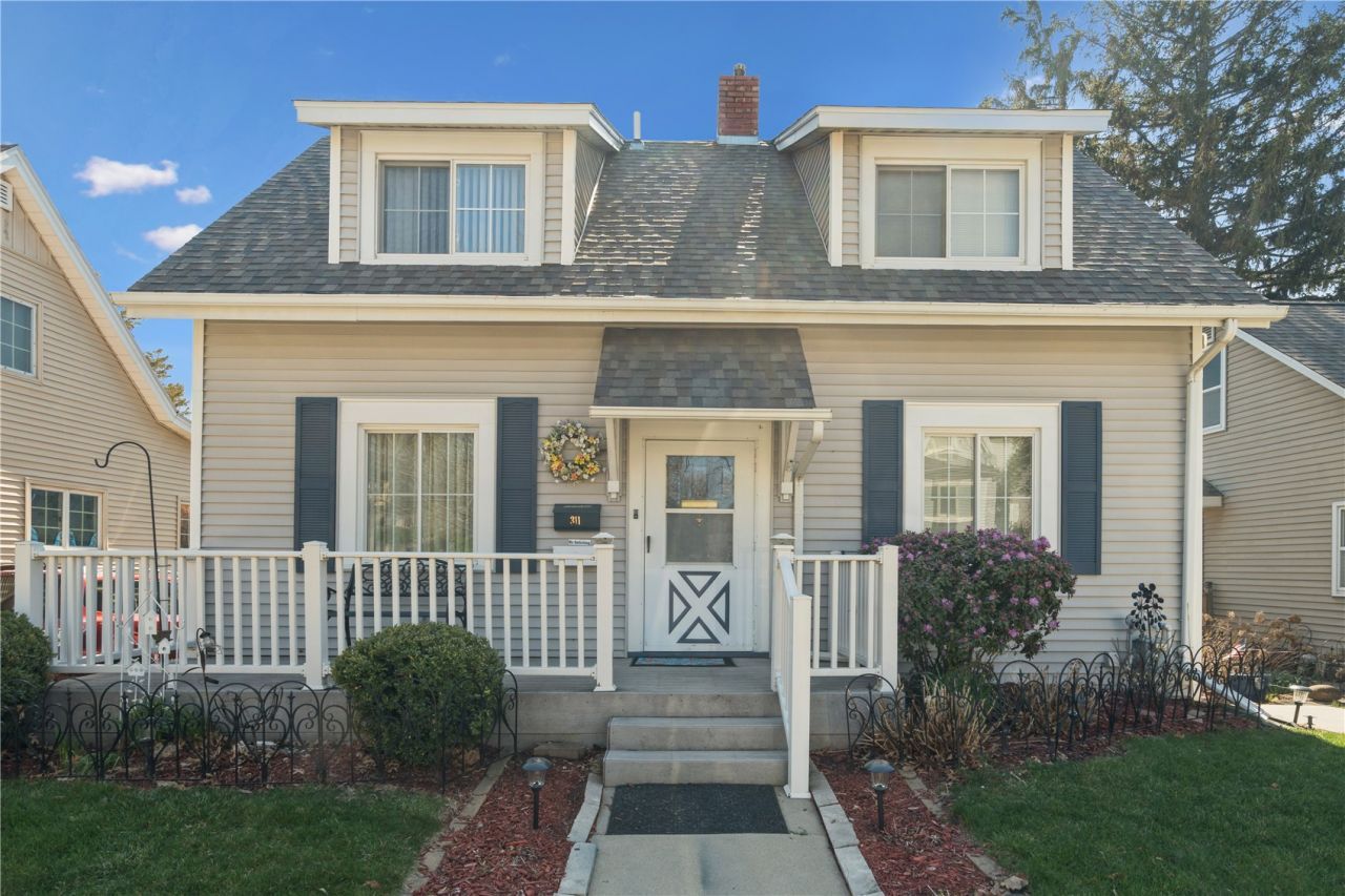 311 22nd St Ne, Cedar Rapids, IA 52402 Main Photo