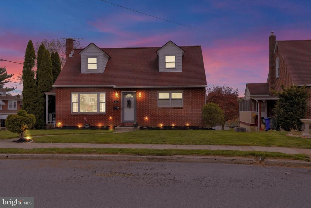 241 Mcclellan Street, Reading, PA 19611 Main Photo