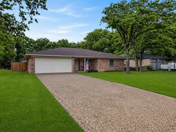 405 Pecan Street, Azle, TX 76020