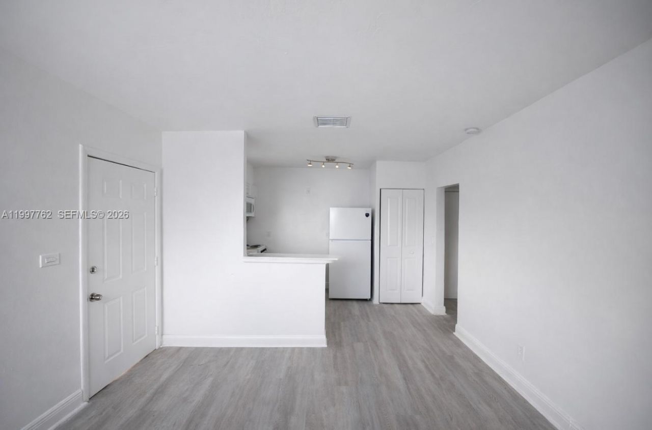 1070 NE 80th St, Unit 1, Miami, FL 33138 Photo