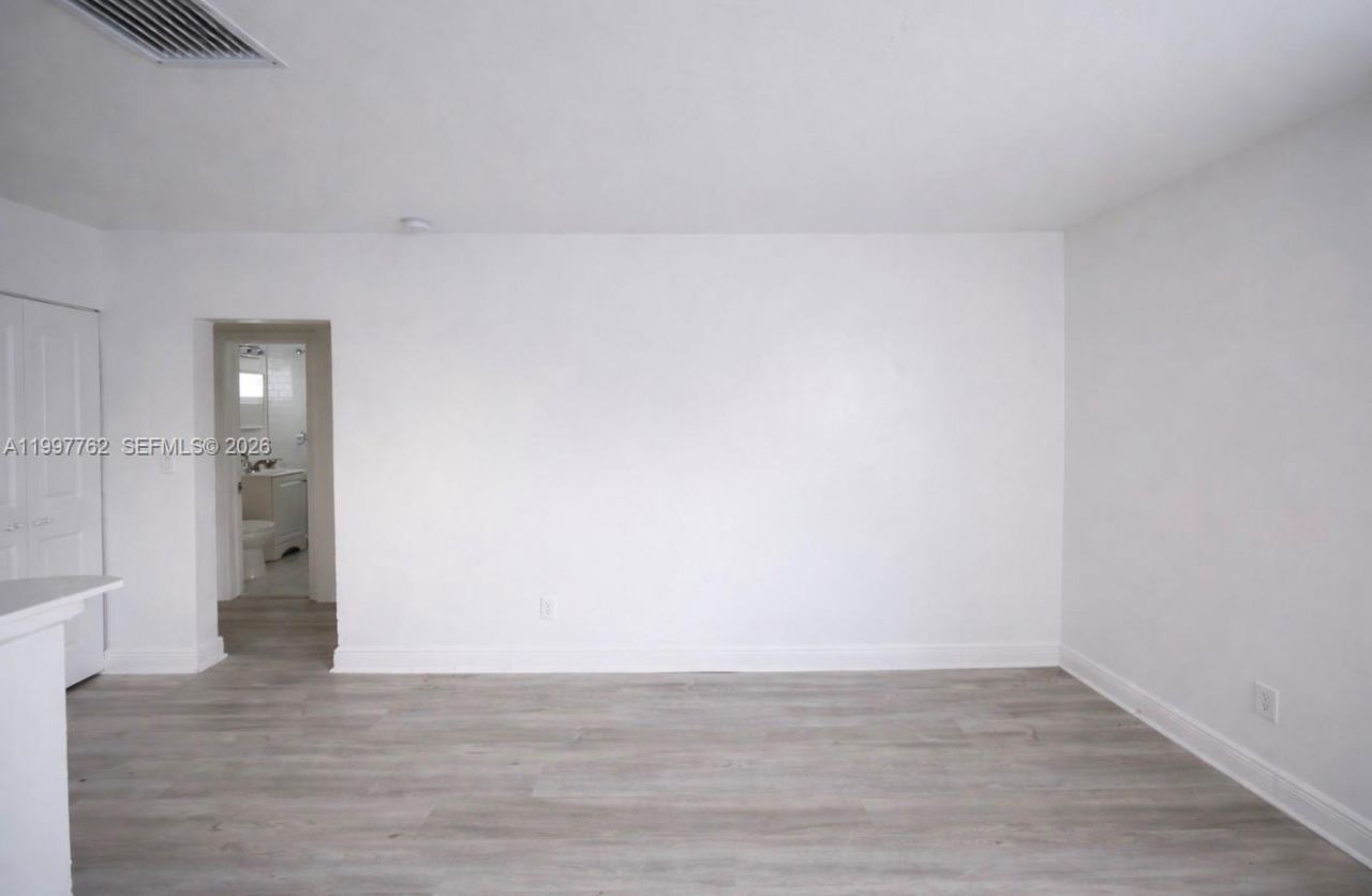 1070 NE 80th St, Unit 1, Miami, FL 33138 Photo