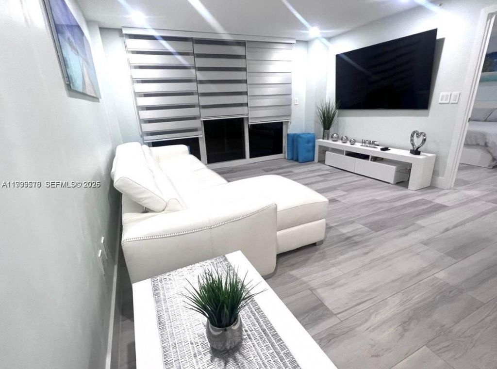 6917 Collins Ave, Unit 806, Miami Beach, FL 33141 Photo