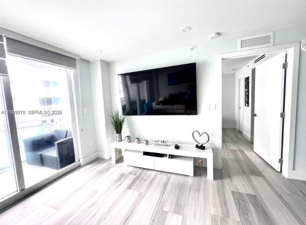 6917 Collins Ave, Unit 806, Miami Beach, FL 33141 Photo