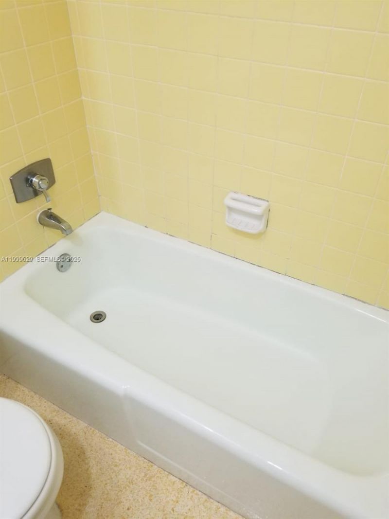 701 NW 1st St , Unit 19, Hallandale Beach, FL 33009 Photo