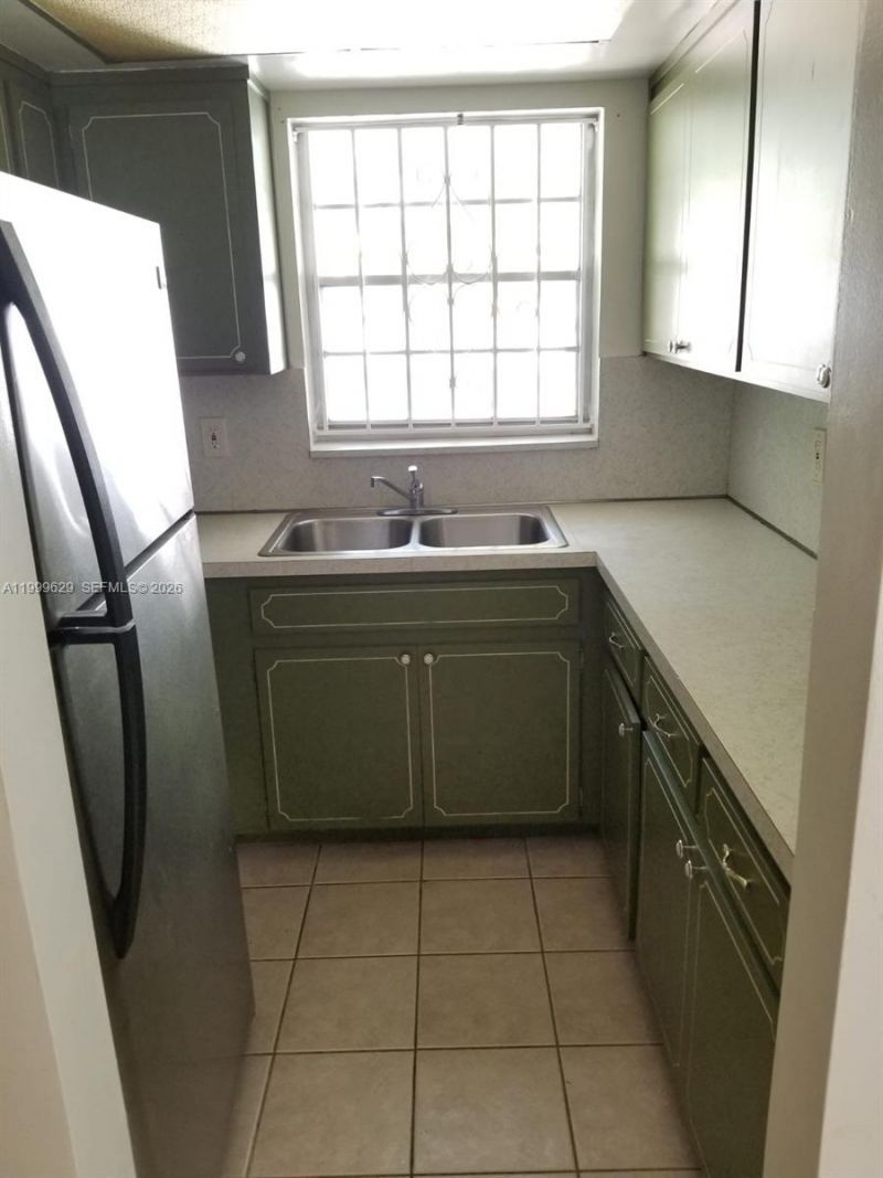 701 NW 1st St , Unit 19, Hallandale Beach, FL 33009 Photo