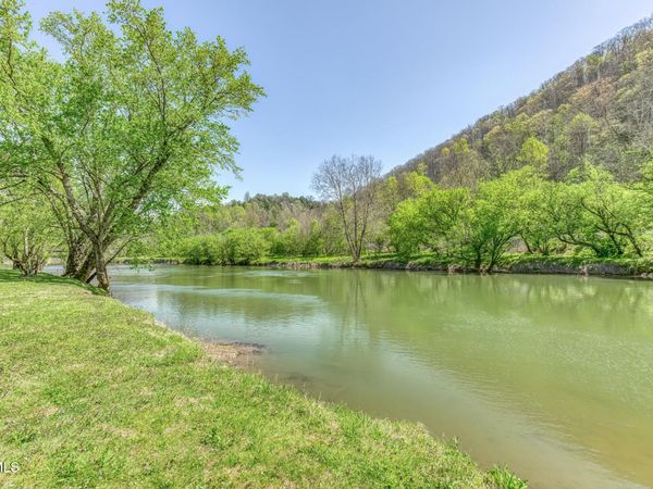 186 Clinch River Highway, Duffield, VA 24244