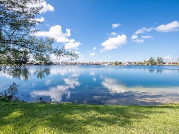 2540 W 67th Pl, Unit 204-28, Hialeah, FL 33016