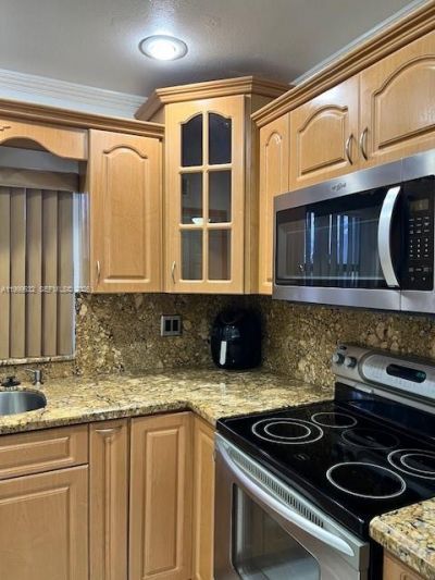 2540 W 67th Pl, Unit 204-28, Hialeah, FL 33016 Photo