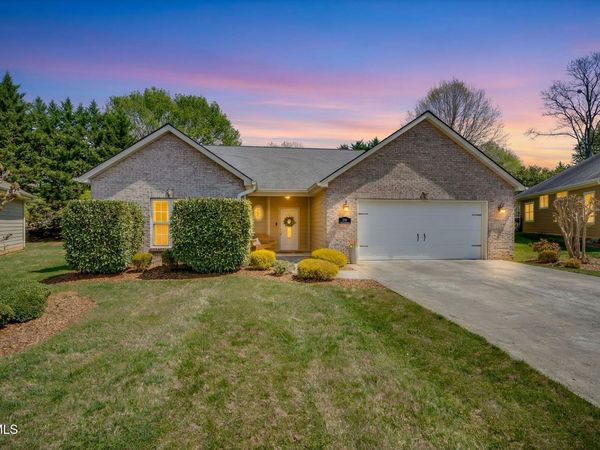 29 Dunham Circle, Johnson City, TN 37601