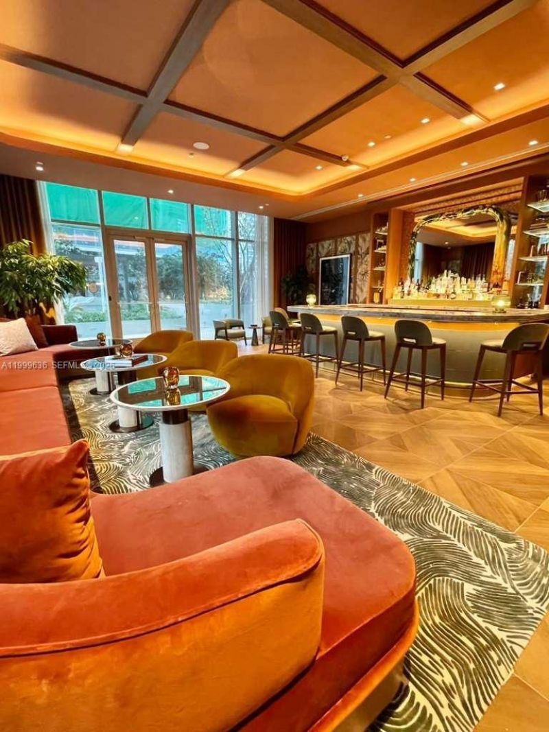 77 SE 5, Unit 1915, Miami, FL 33131 Photo