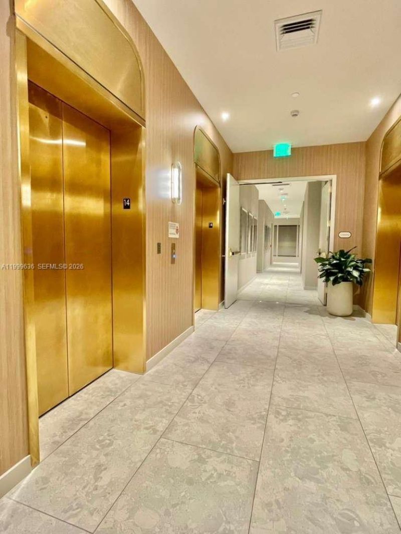 77 SE 5, Unit 1915, Miami, FL 33131 Photo