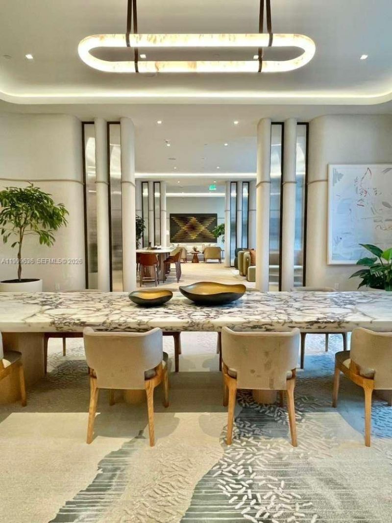 77 SE 5, Unit 1915, Miami, FL 33131 Photo