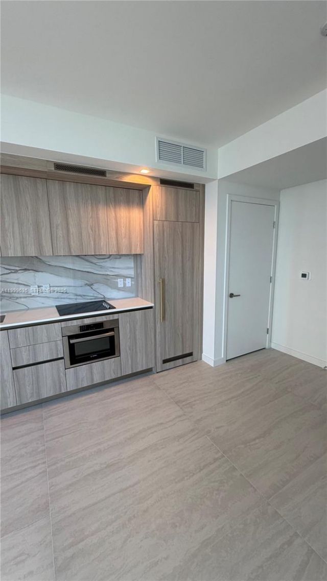 77 SE 5, Unit 1915, Miami, FL 33131 Photo