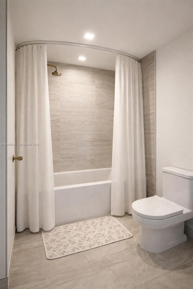 77 SE 5, Unit 1915, Miami, FL 33131 Photo