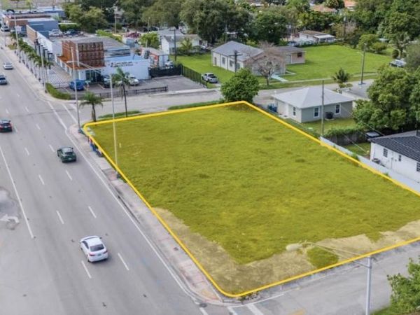 1477 NW 79th St, Miami, FL 33147