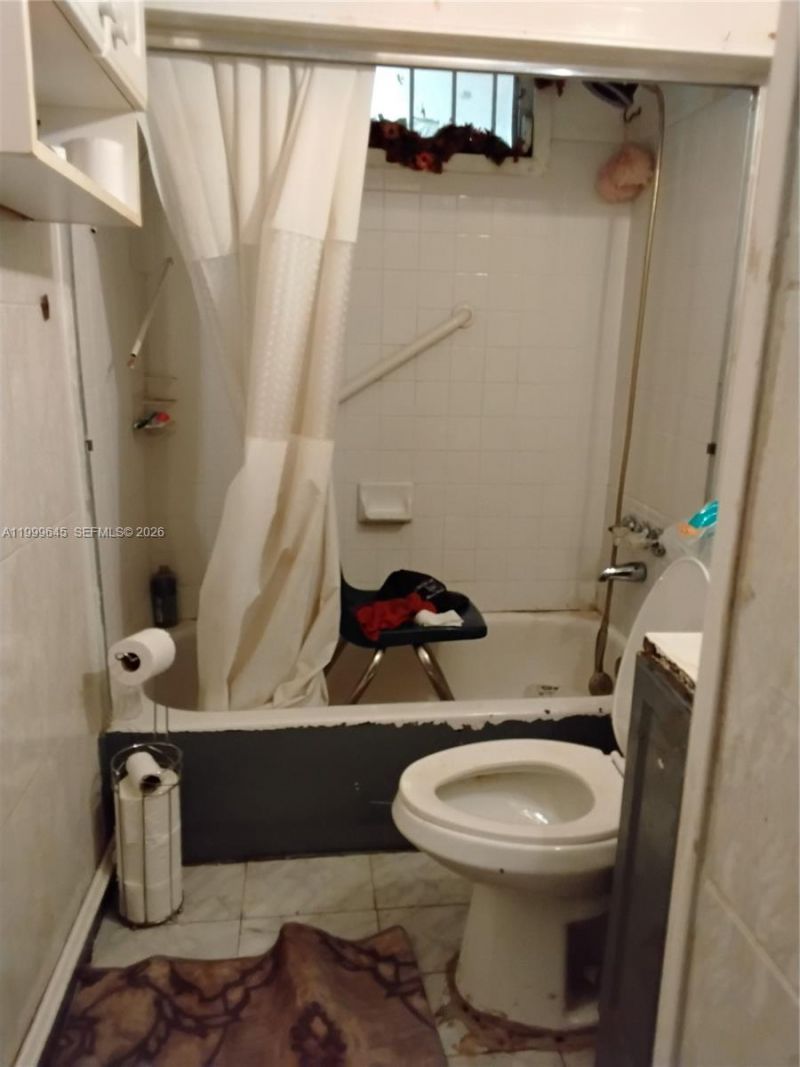 2124 NW 81st St, Miami, FL 33147 Photo