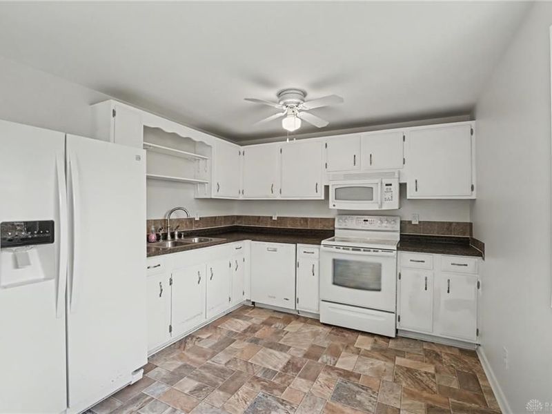 301 Porter Drive, Englewood, OH 45322 Photo 13