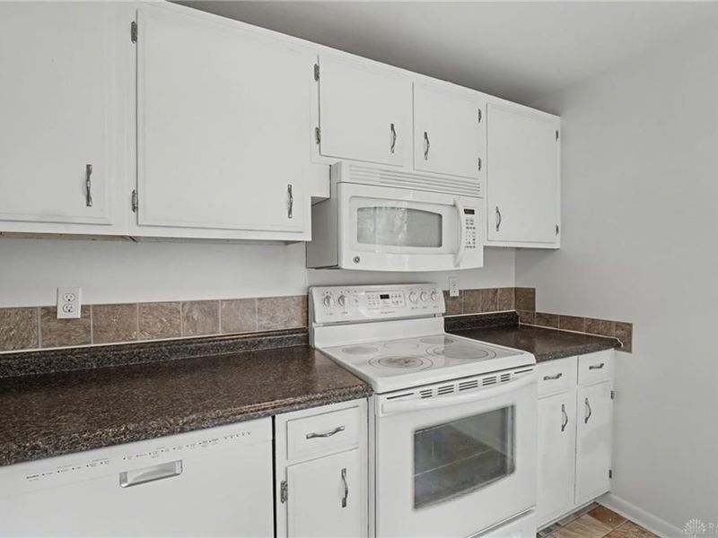 301 Porter Drive, Englewood, OH 45322 Photo 16