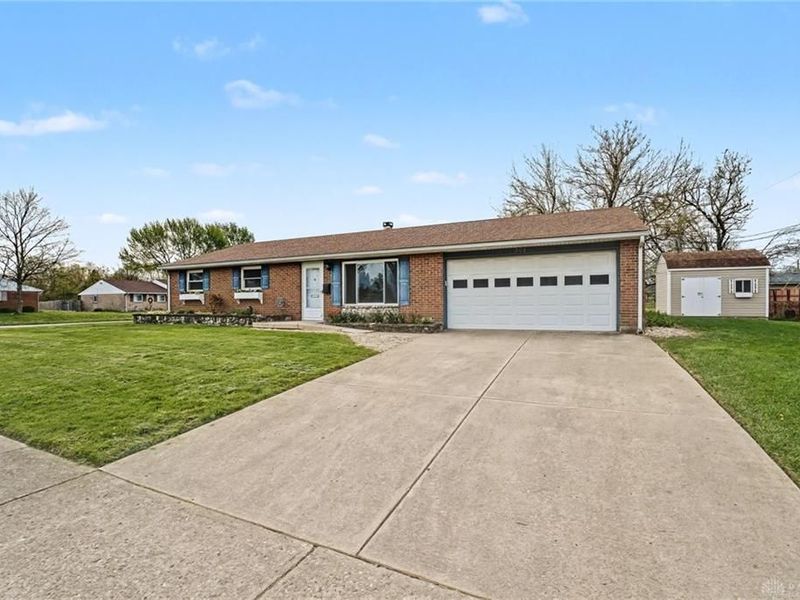 301 Porter Drive, Englewood, OH 45322 Photo 2