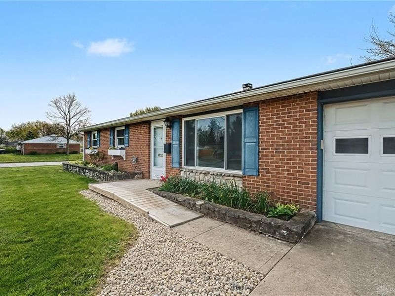 301 Porter Drive, Englewood, OH 45322 Photo 6