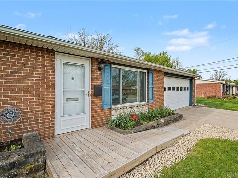 301 Porter Drive, Englewood, OH 45322 Photo 7