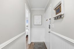 212 2nd Ave. N photo 4