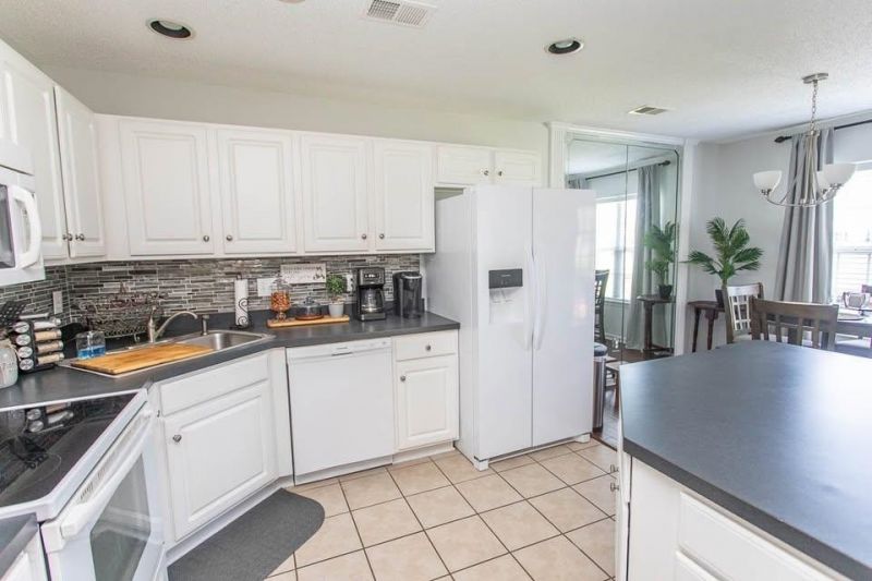 325 River Run Dr. Photo 6