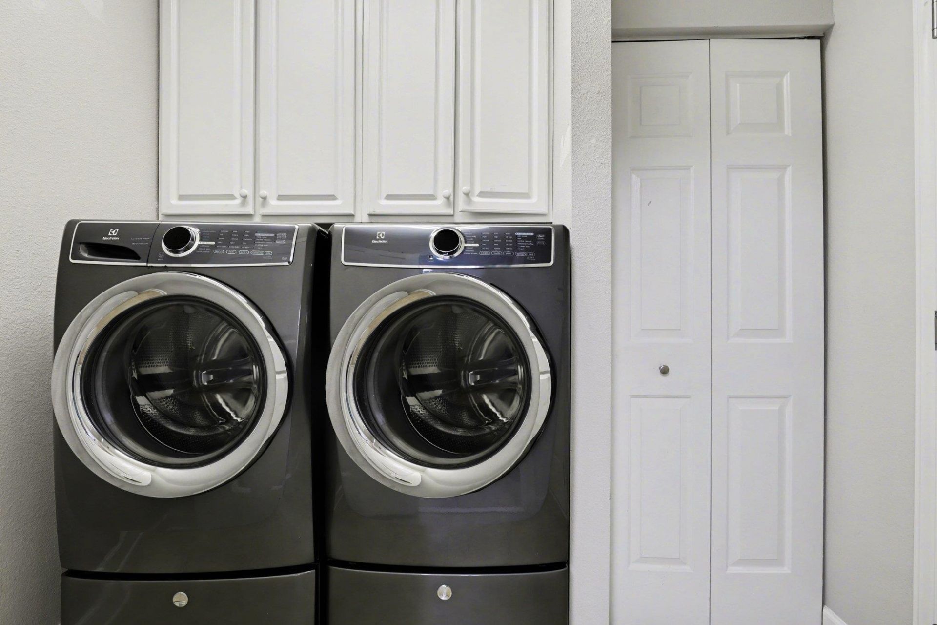 363 Vermillion Dr. Photo 14