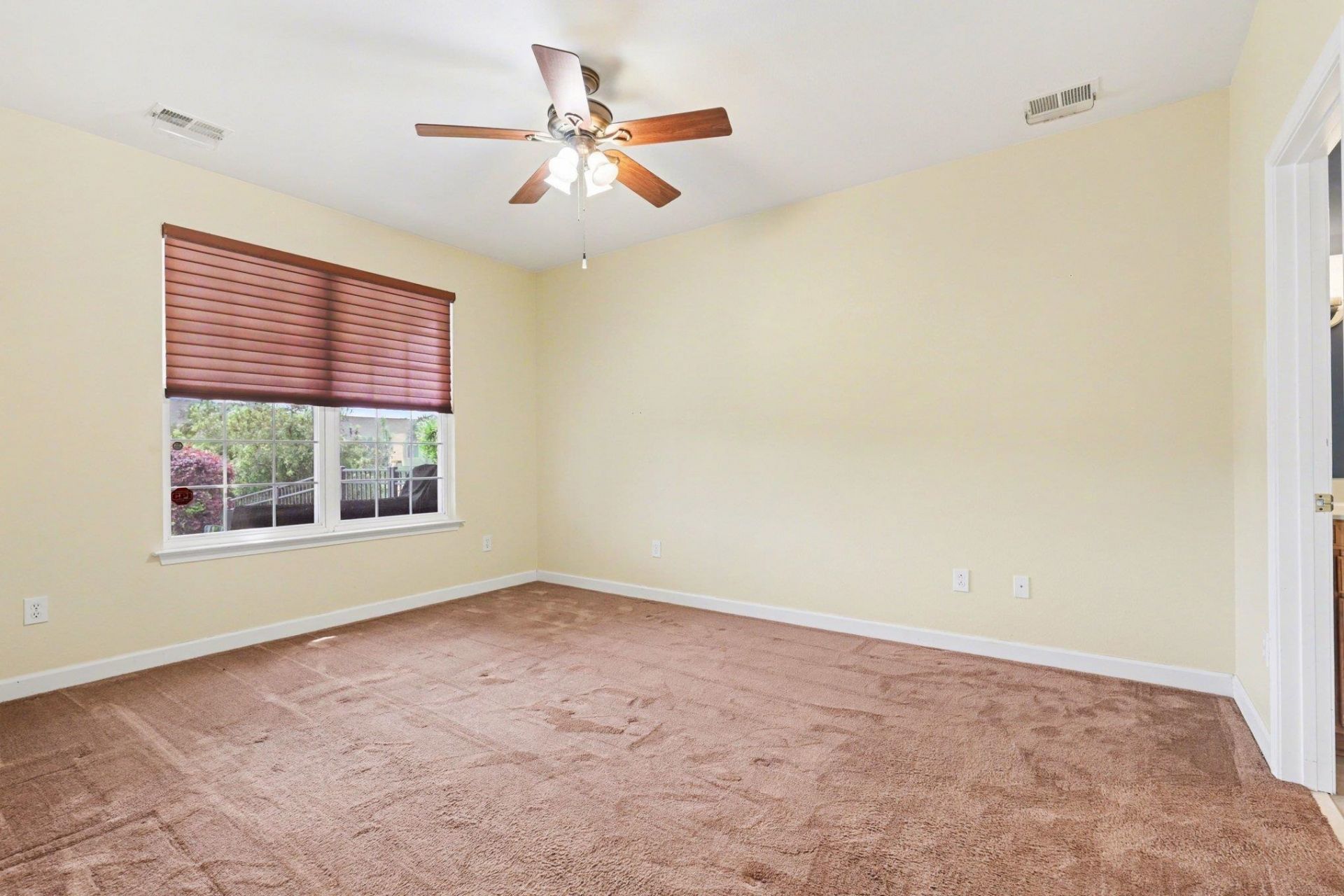 363 Vermillion Dr. Photo 15